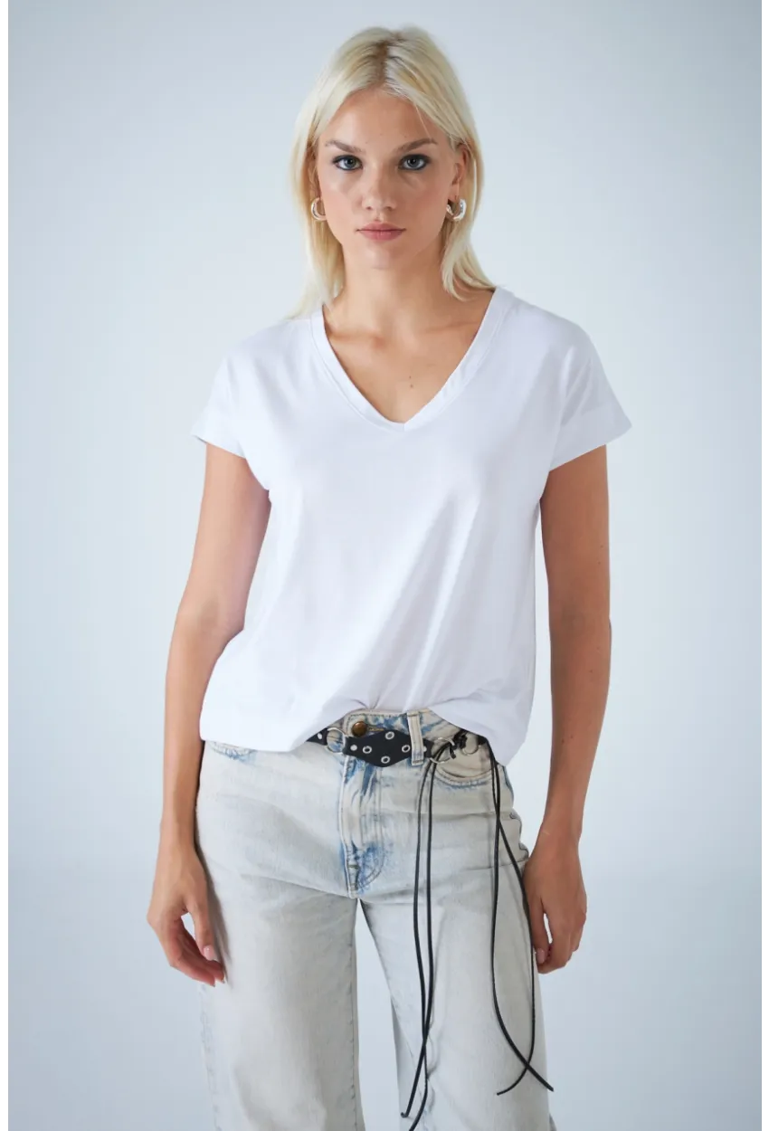 Kadın Beyaz V Yaka T-Shirt LPP1311