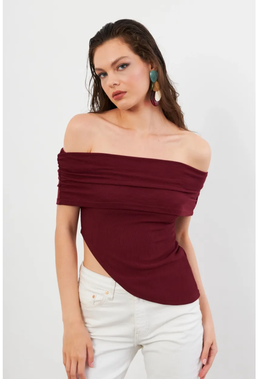 Kadın Bordo Asimetrik Madonna Yaka Bluz OPS4251