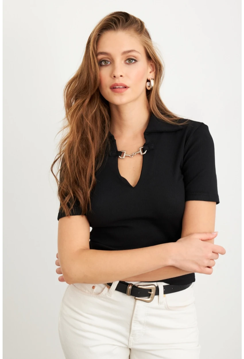 Kadın Siyah Aksesuarlı Crop Bluz COL3008