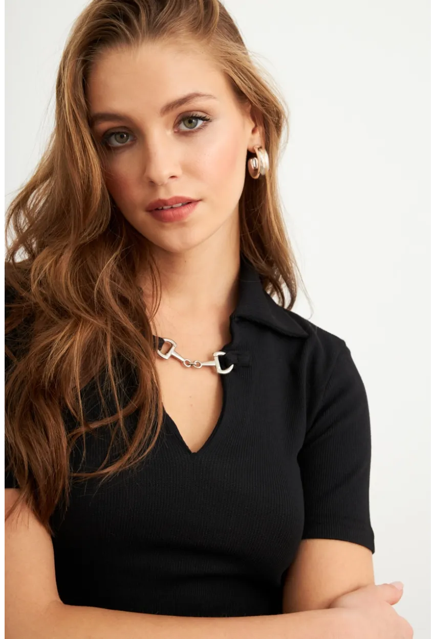 Kadın Siyah Aksesuarlı Crop Bluz COL3008