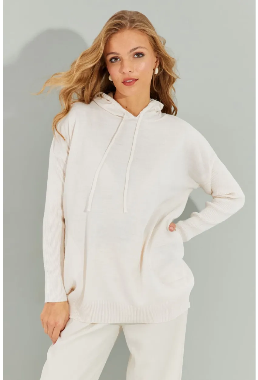 Kadın Ekru Kapüşonlu Cepli Triko Kazak YZ520