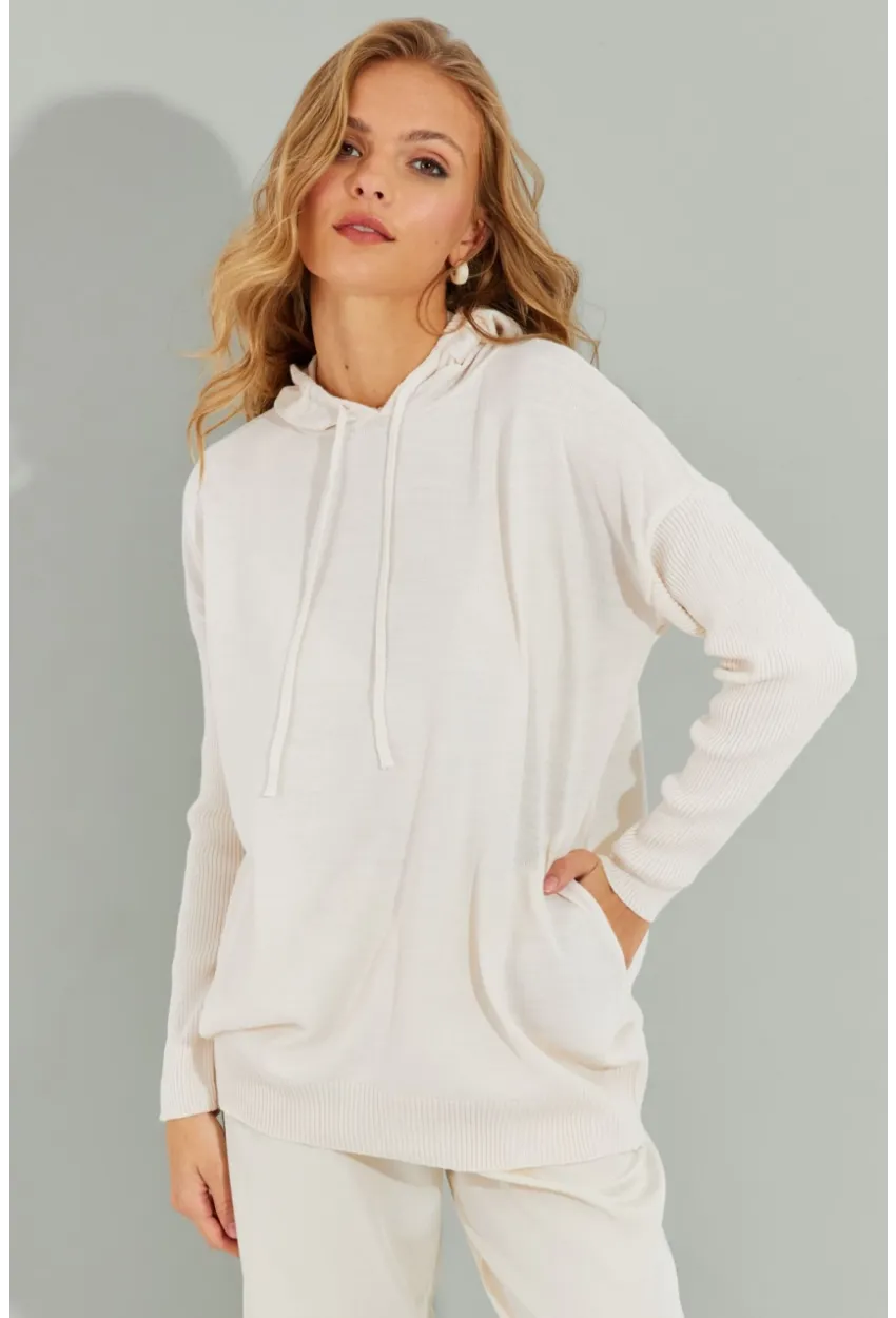 Kadın Ekru Kapüşonlu Cepli Triko Kazak YZ520