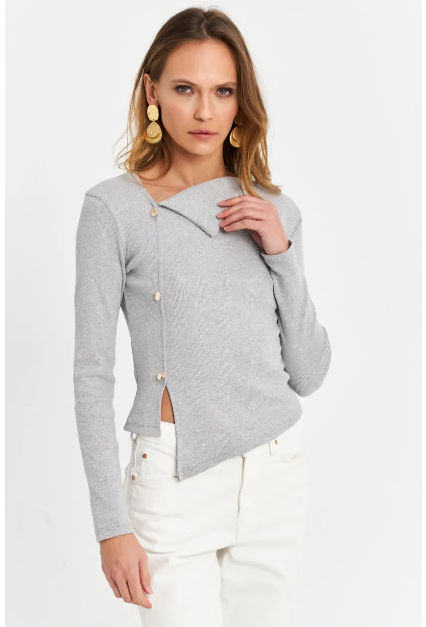 Kadın Gri Düğme Aksesuarlı Çapraz Yaka Bluz TF52