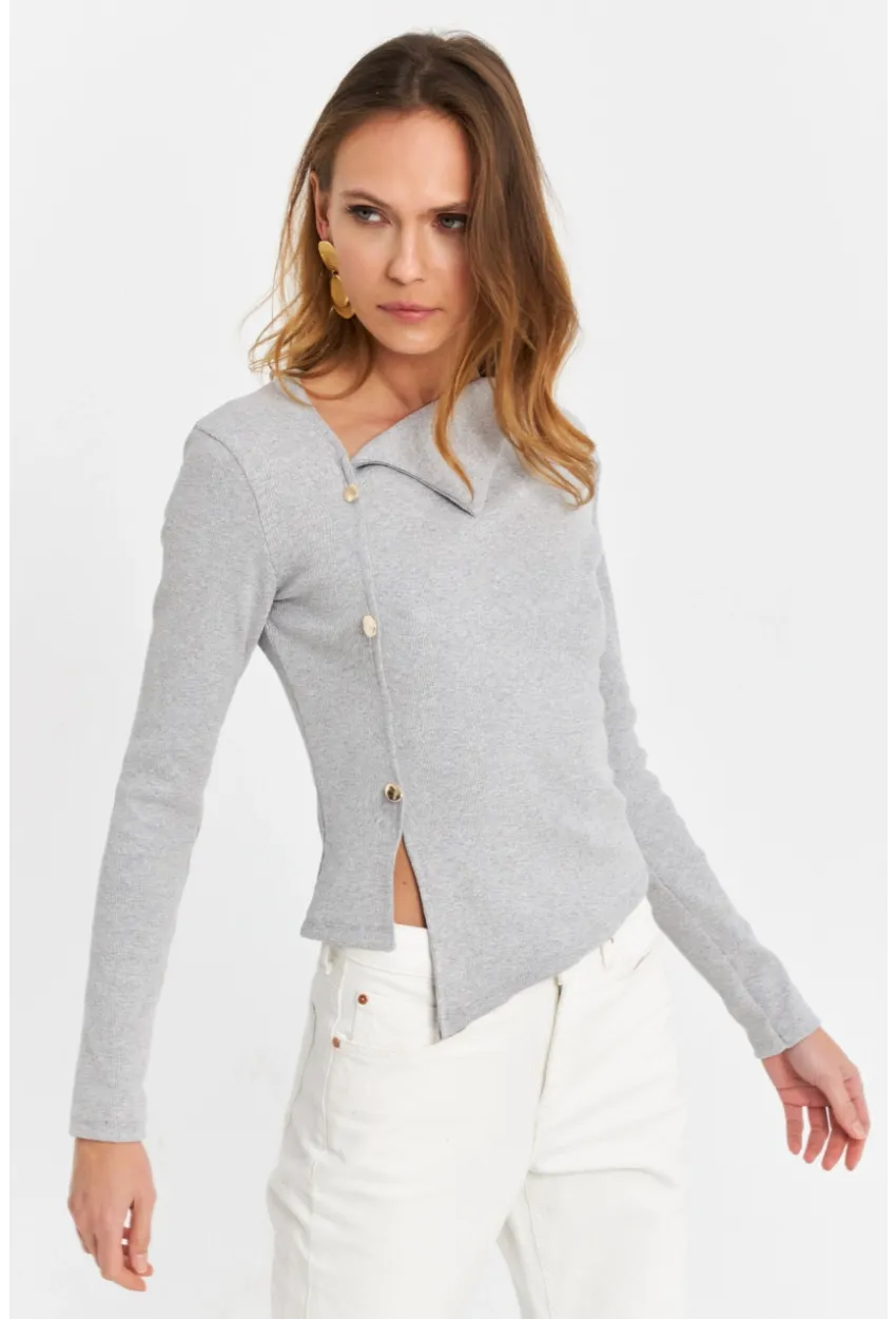 Kadın Gri Düğme Aksesuarlı Çapraz Yaka Bluz TF52