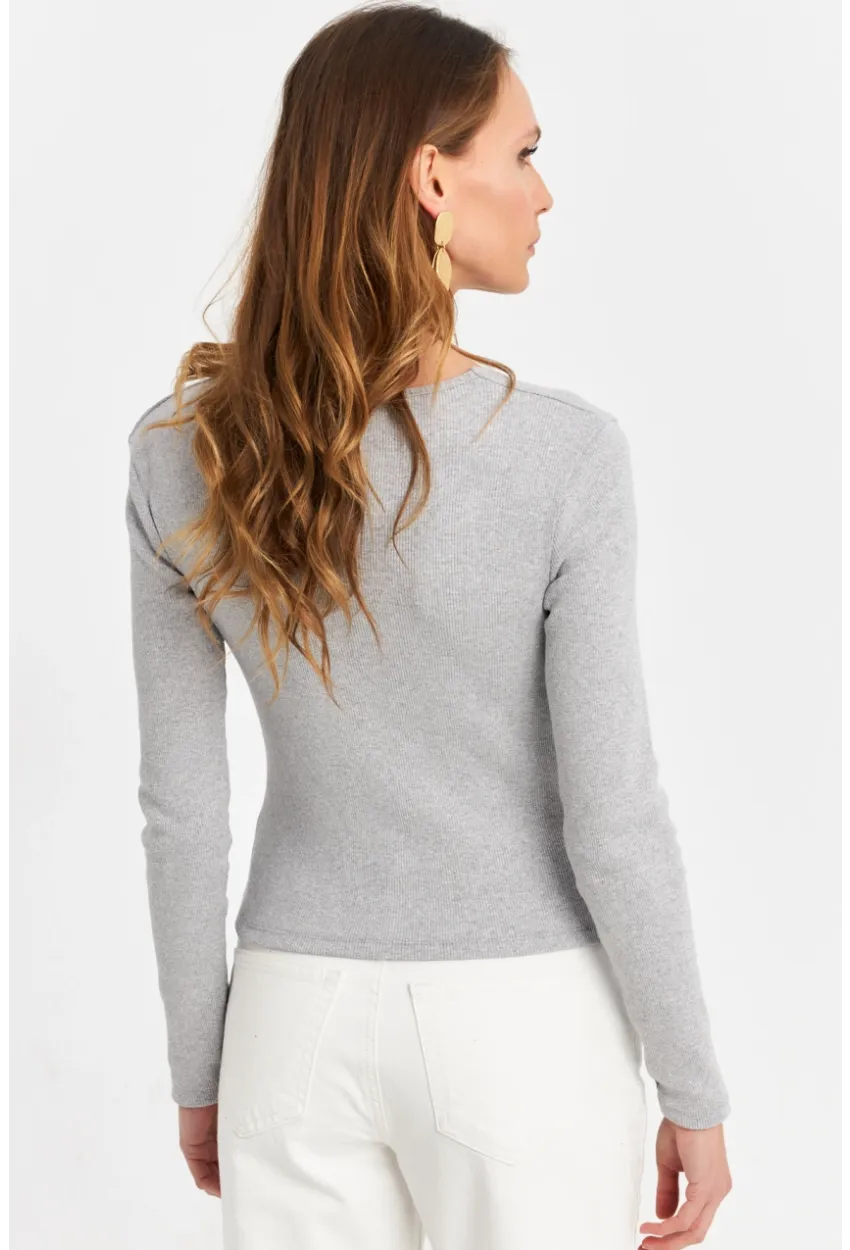 Kadın Gri Düğme Aksesuarlı Çapraz Yaka Bluz TF52