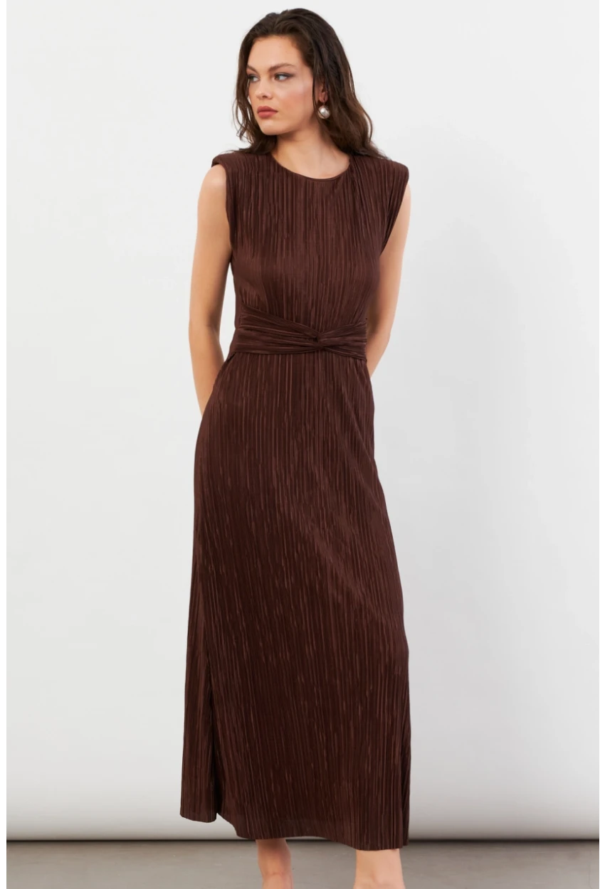 Kadın Kahverengi Vatkalı Pileli Astarlı Midi Elbise DMR436