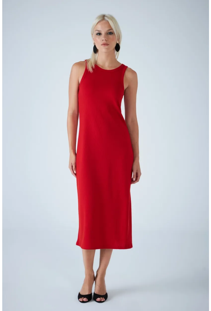 Kadın Kırmızı Kolsuz Yırtmaçlı Midi Elbise AYD418