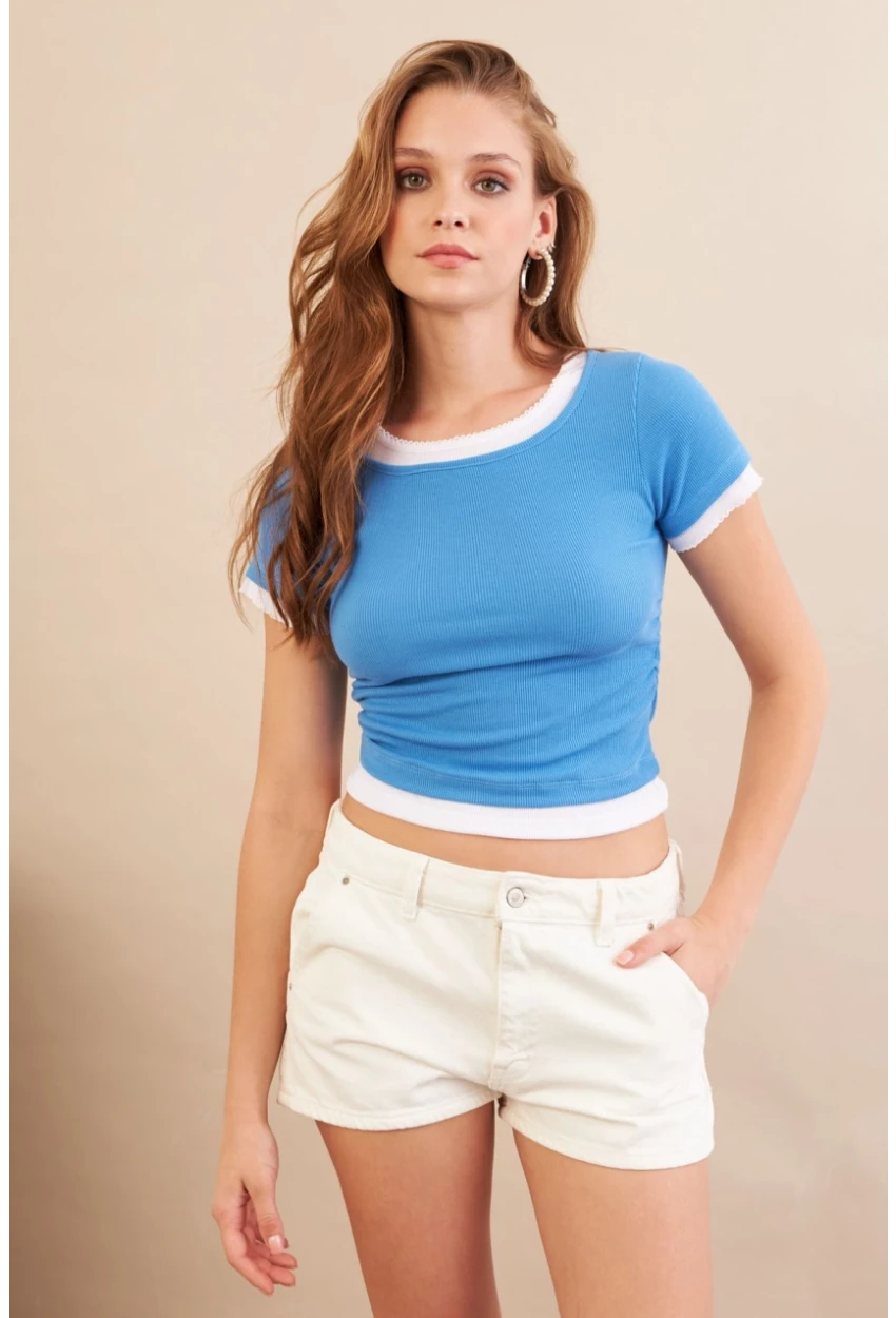 Kadın Mavi Büzgülü Beyaz Garnili Bluz MX9465