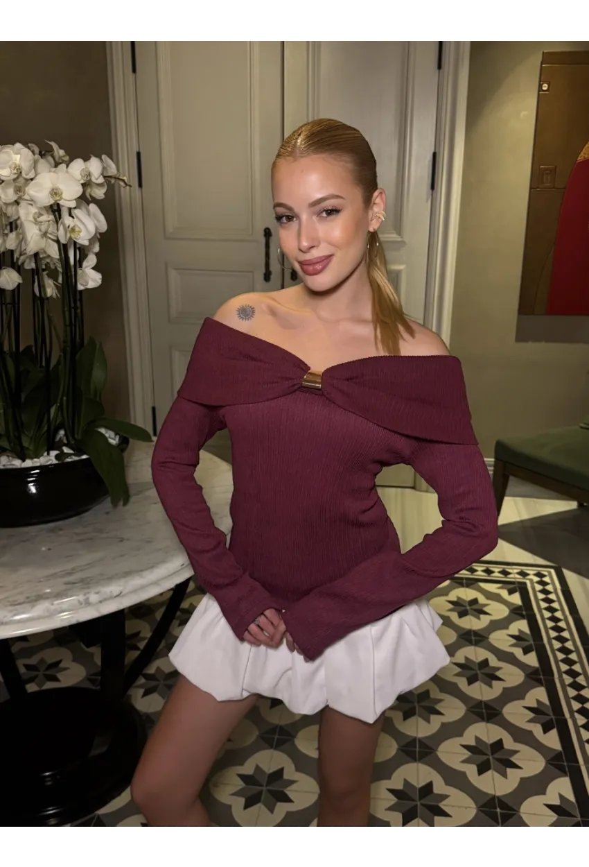 Kadın Omuz Açık Toka Detaylı Bordo Bluz