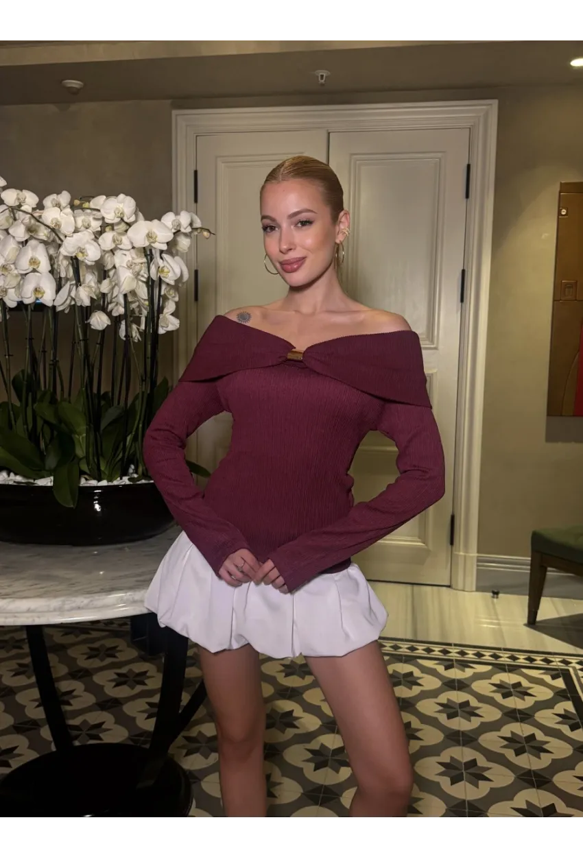 Kadın Omuz Açık Toka Detaylı Bordo Bluz