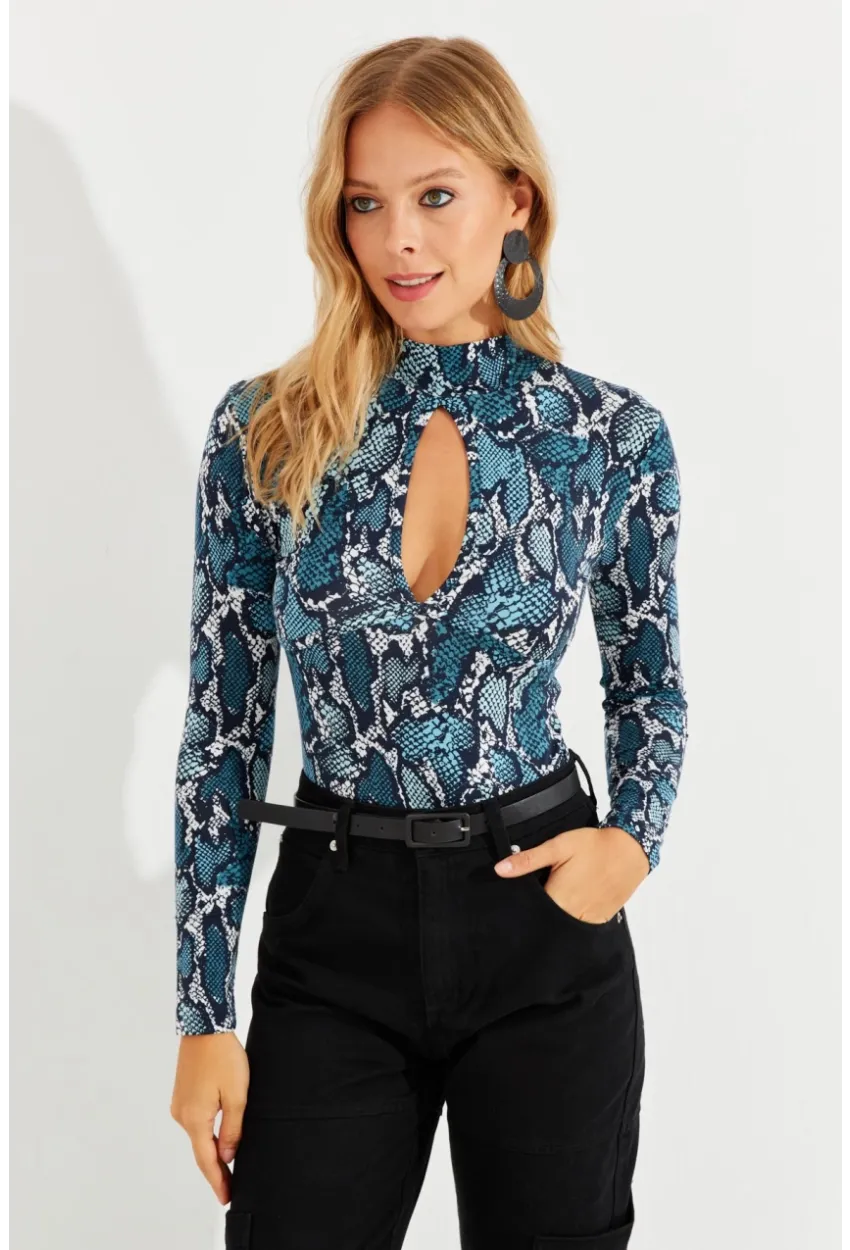 Kadın Petrol Önü Damla Yılan Desenli Bluz LPP1236