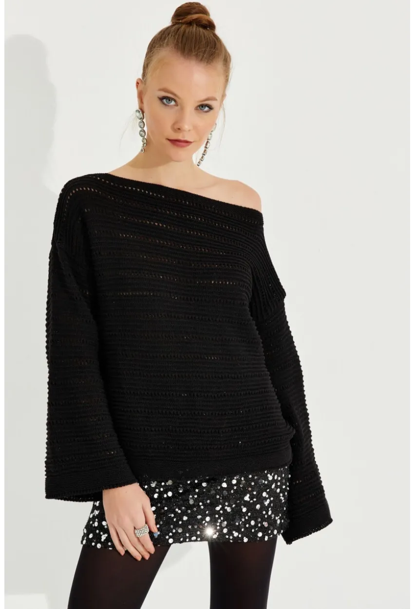 Kadın Siyah Ajurlu Triko Bluz YV213