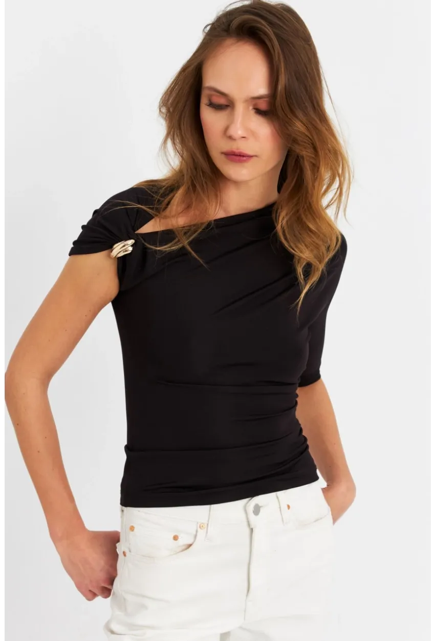 Kadın Siyah Aksesuarlı Bluz EY3074