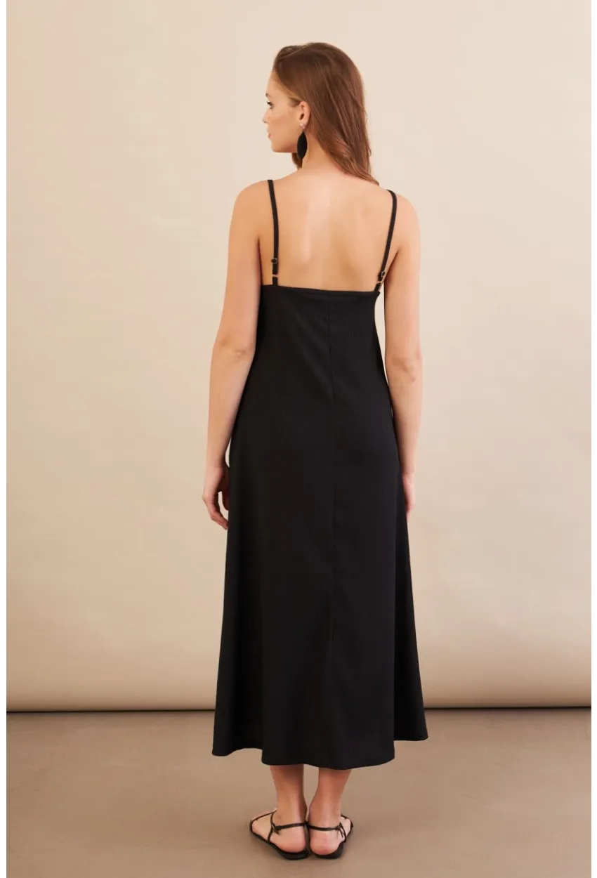 Kadın Siyah Ayarlanabilir Askılı Bürümcük Midi Elbise MX9455