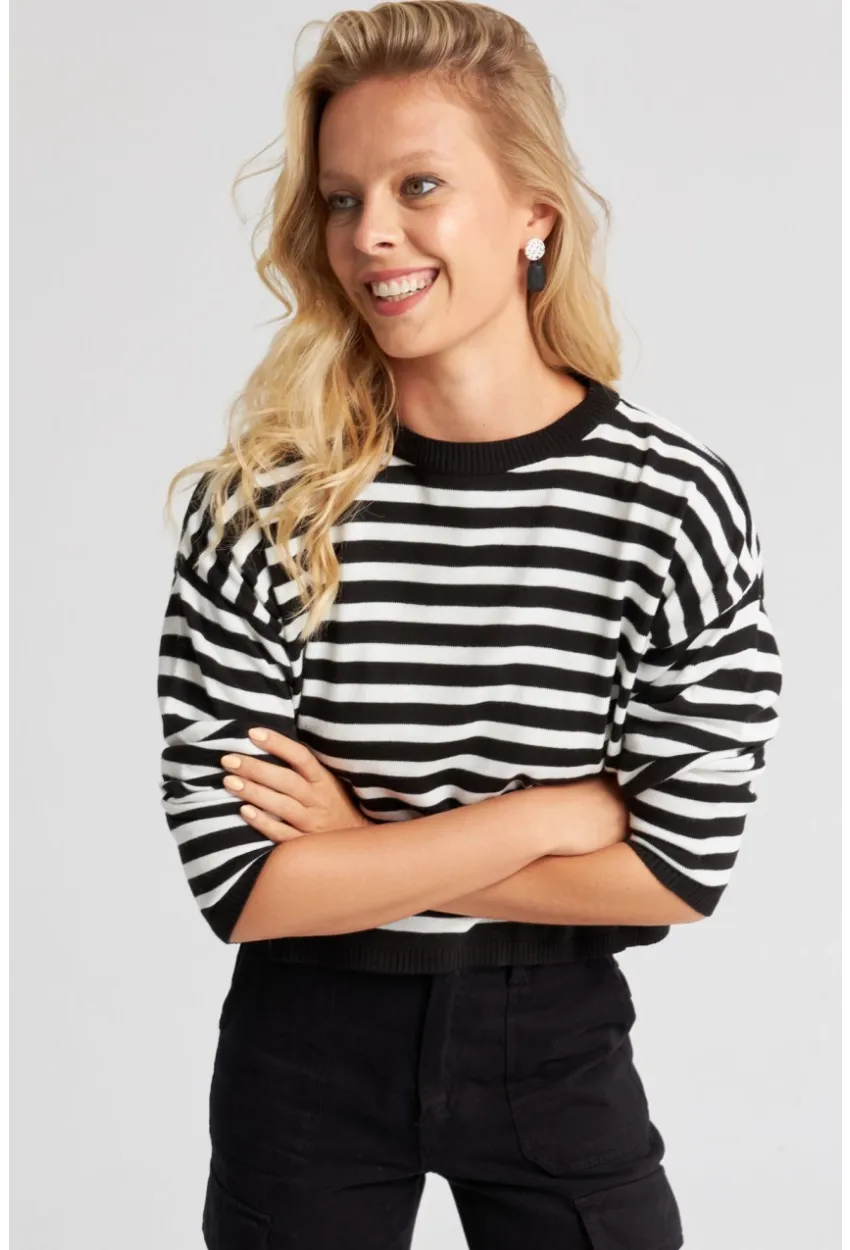 Kadın Siyah-Beyaz Çizgili Triko İnce Kazak YV211