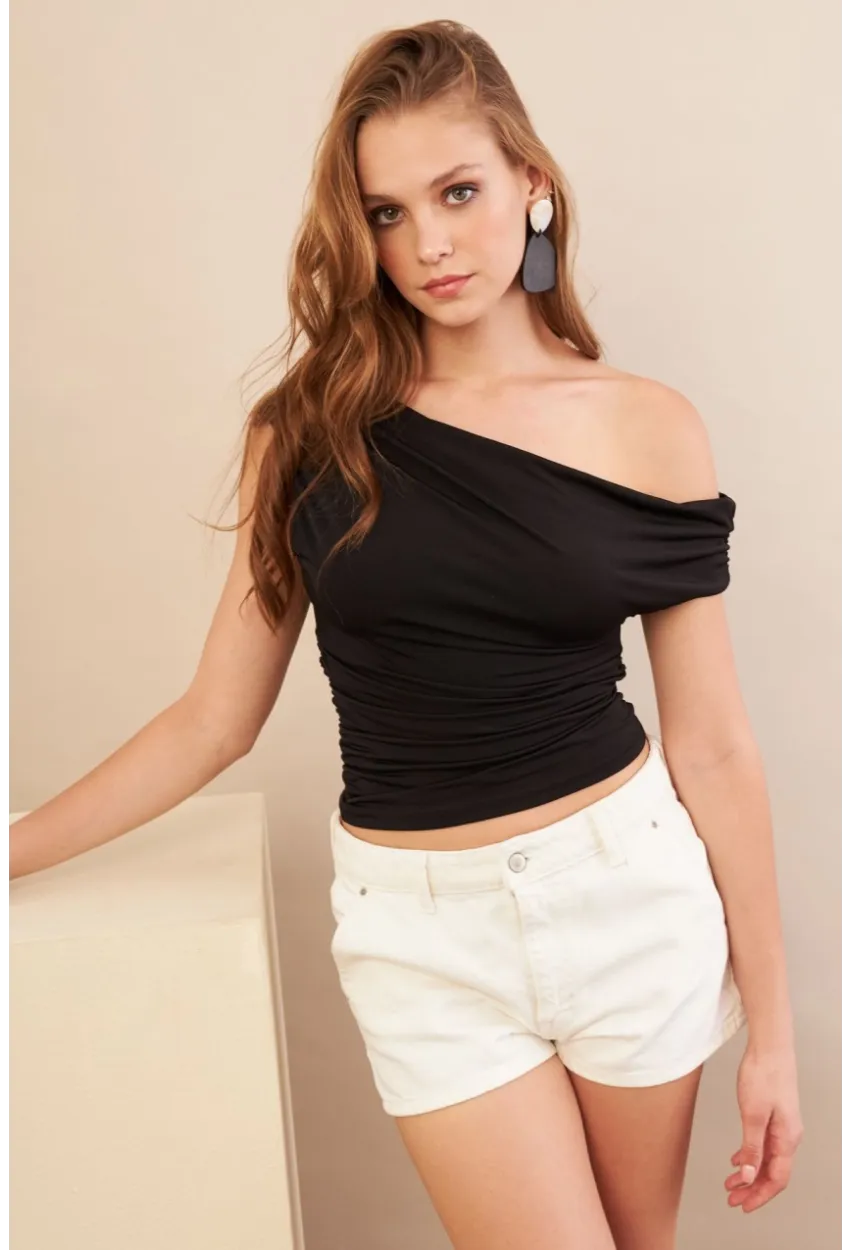 Kadın Siyah Degaje Yaka Büzgülü Bluz FRY2320