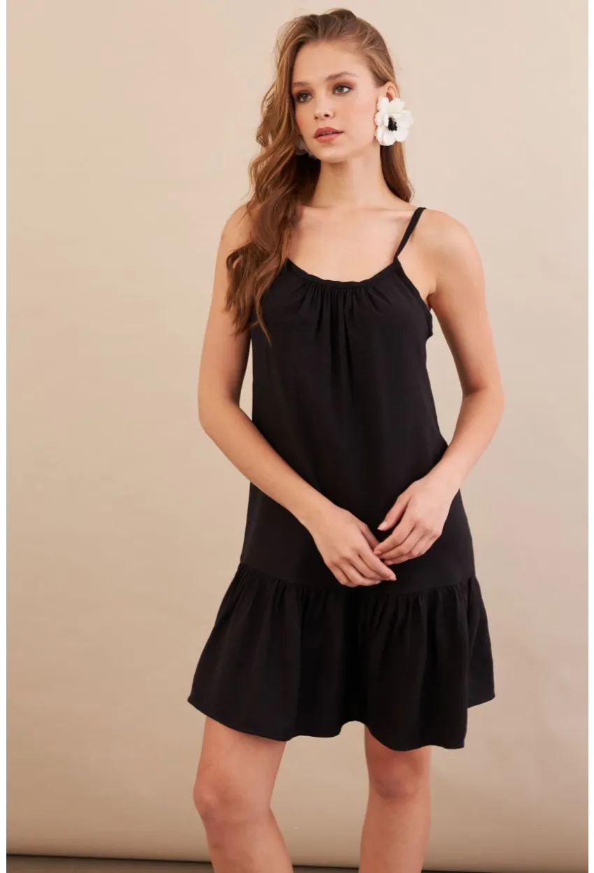 Kadın Siyah Eteği Volanlı Askılı Midi Elbise OPS4152