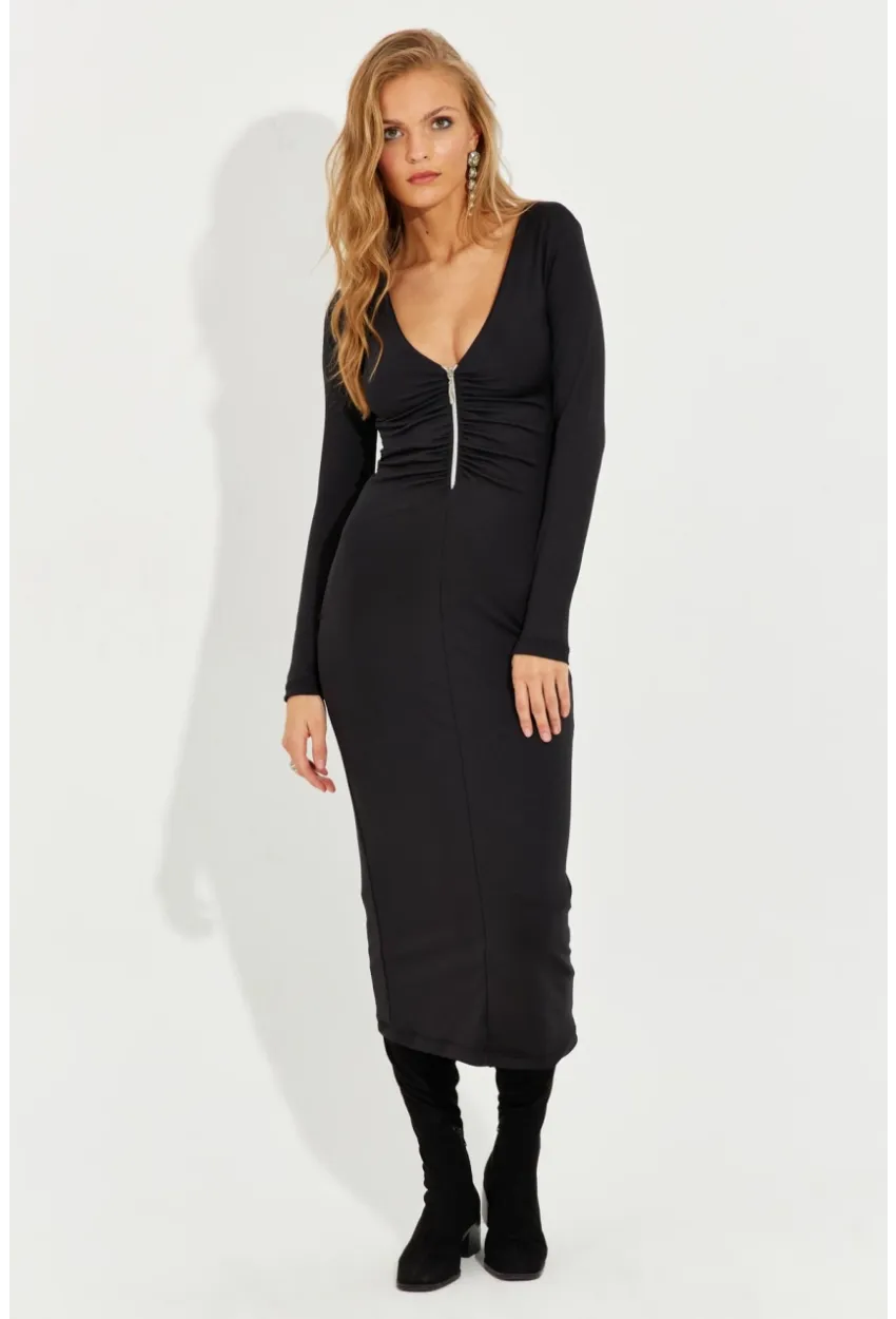 Kadın Siyah Fermuarlı Büzgülü Midi Elbise EY2578