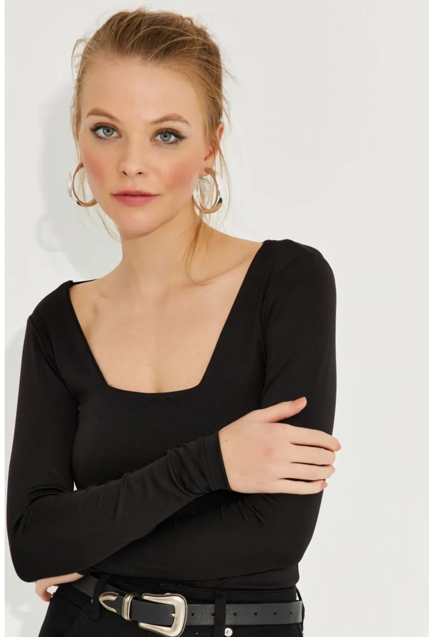 Kadın Siyah Kare Yaka Bluz EY2608