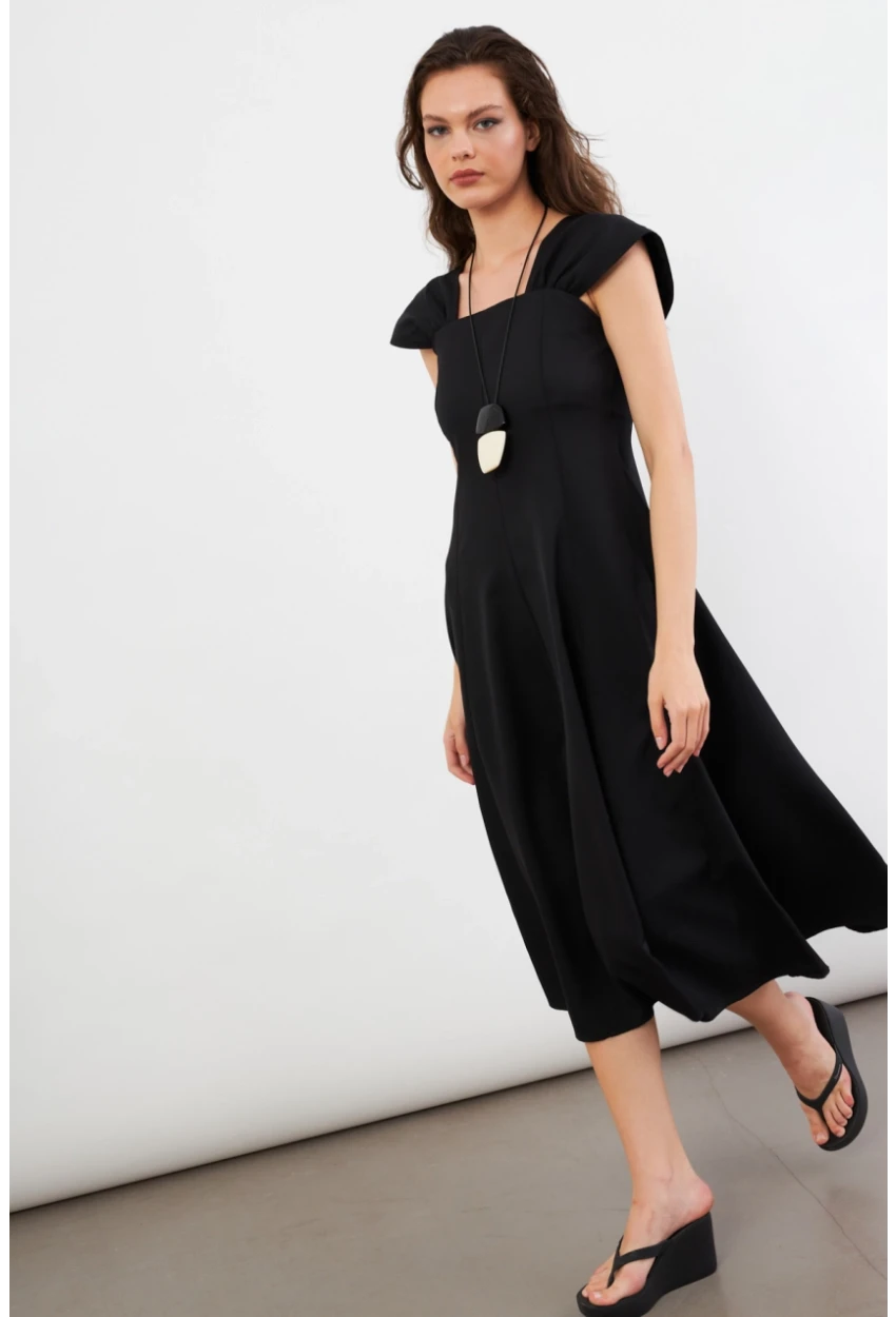 Kadın Siyah Kare Yaka Kloş Elbise NH102