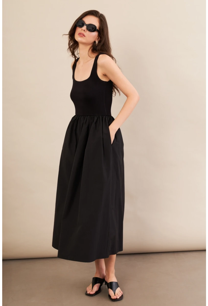 Kadın Siyah Kare Yaka Paraşüt Midi Elbise İRE1460