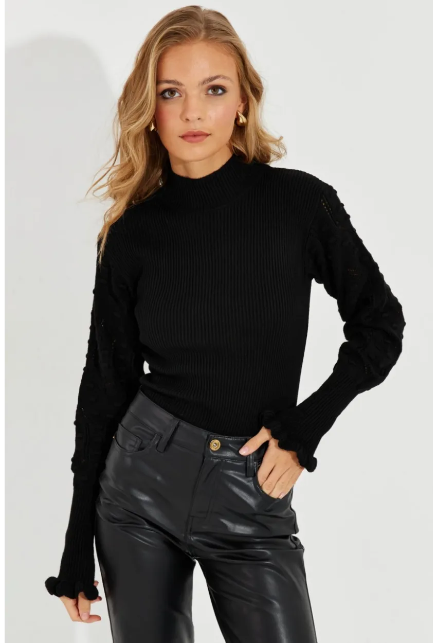 Kadın Siyah Kolları Ajurlu Triko Bluz SMT218