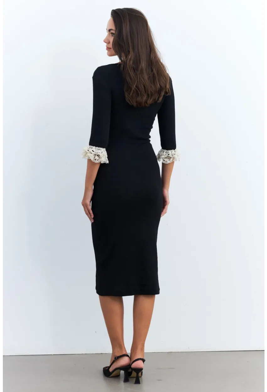 Kadın Siyah Kolları Dantel Detaylı Kaşkorse Midi Elbise EY2955