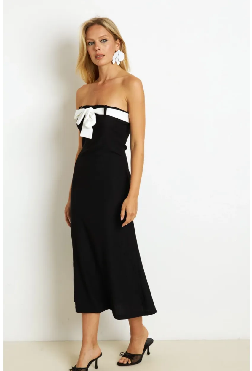 Kadın Siyah Kontrast Kemerli Maxi Elbise EY2826