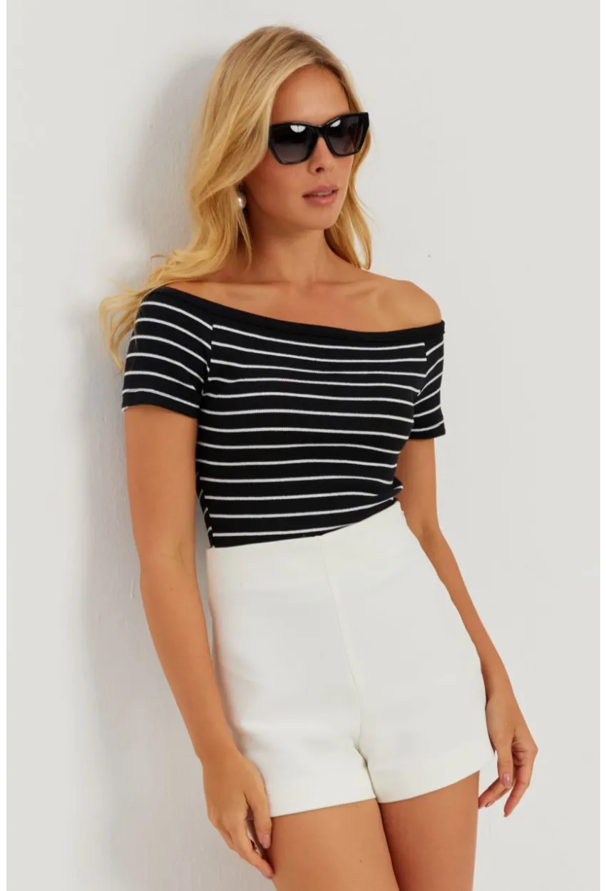 Kadın Siyah Madonna Yaka Çizgili Kaşkorse Bluz AYD311