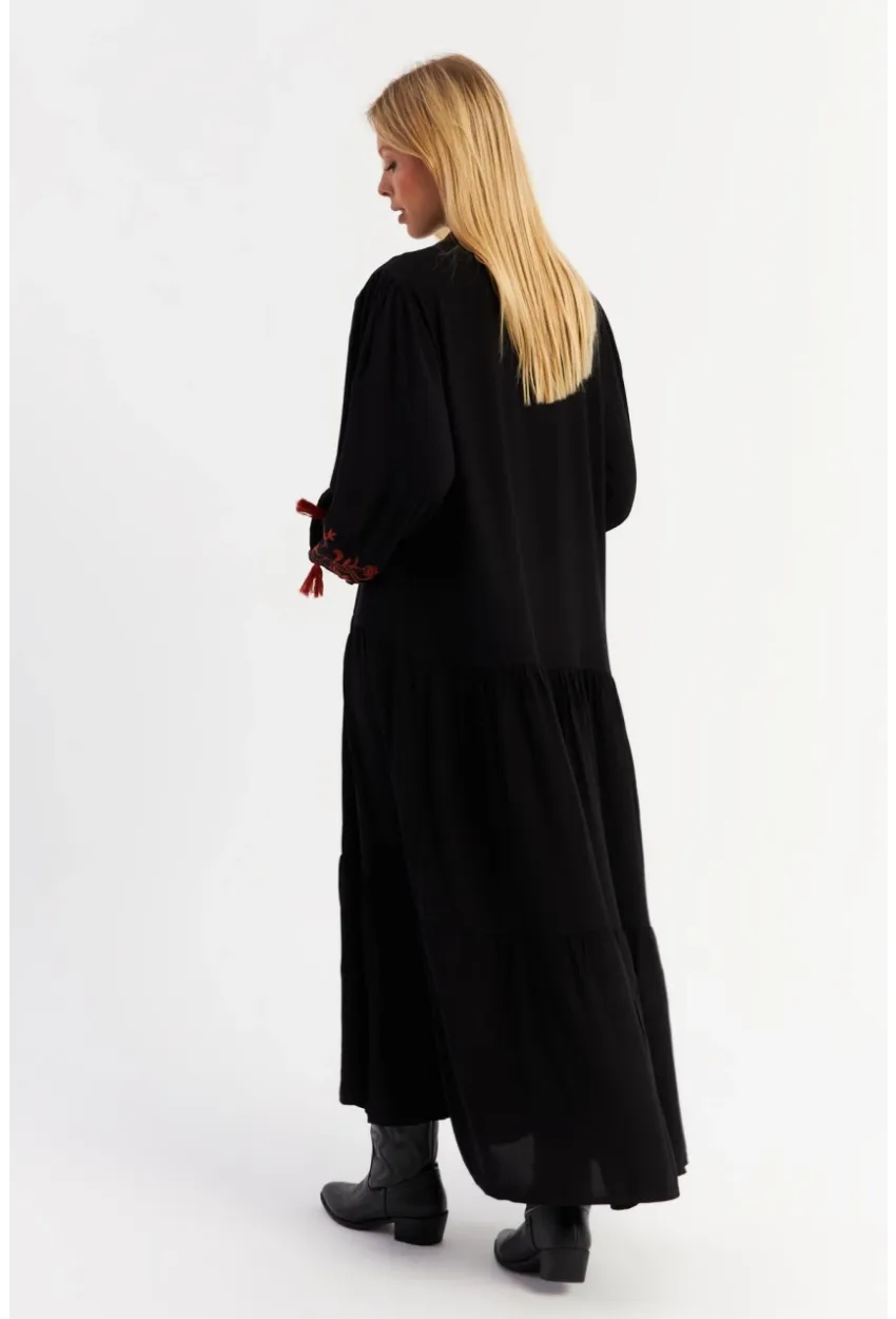 Kadın Siyah Nakışlı Volanlı Maxi Elbise MALO2