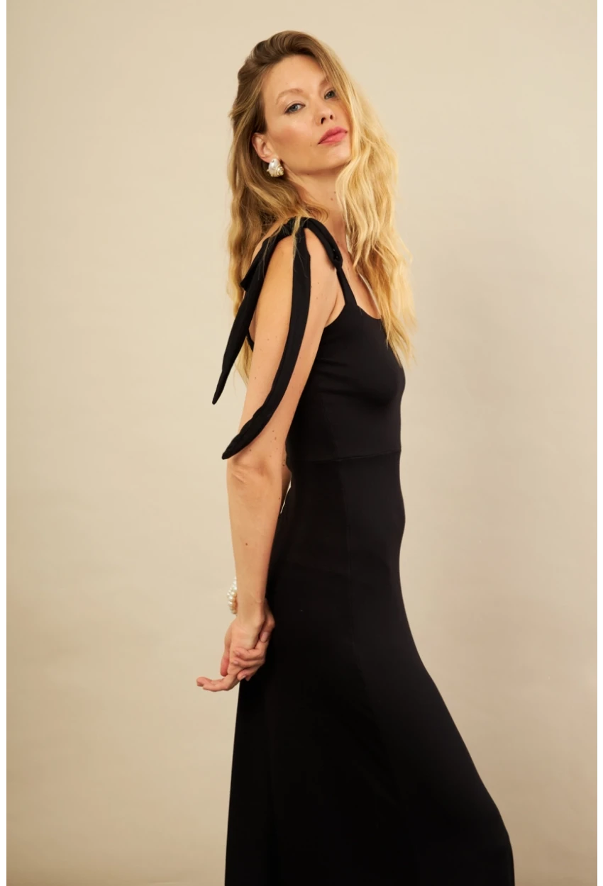 Kadın Siyah Omuz Fiyonklu Midi Elbise EY3119