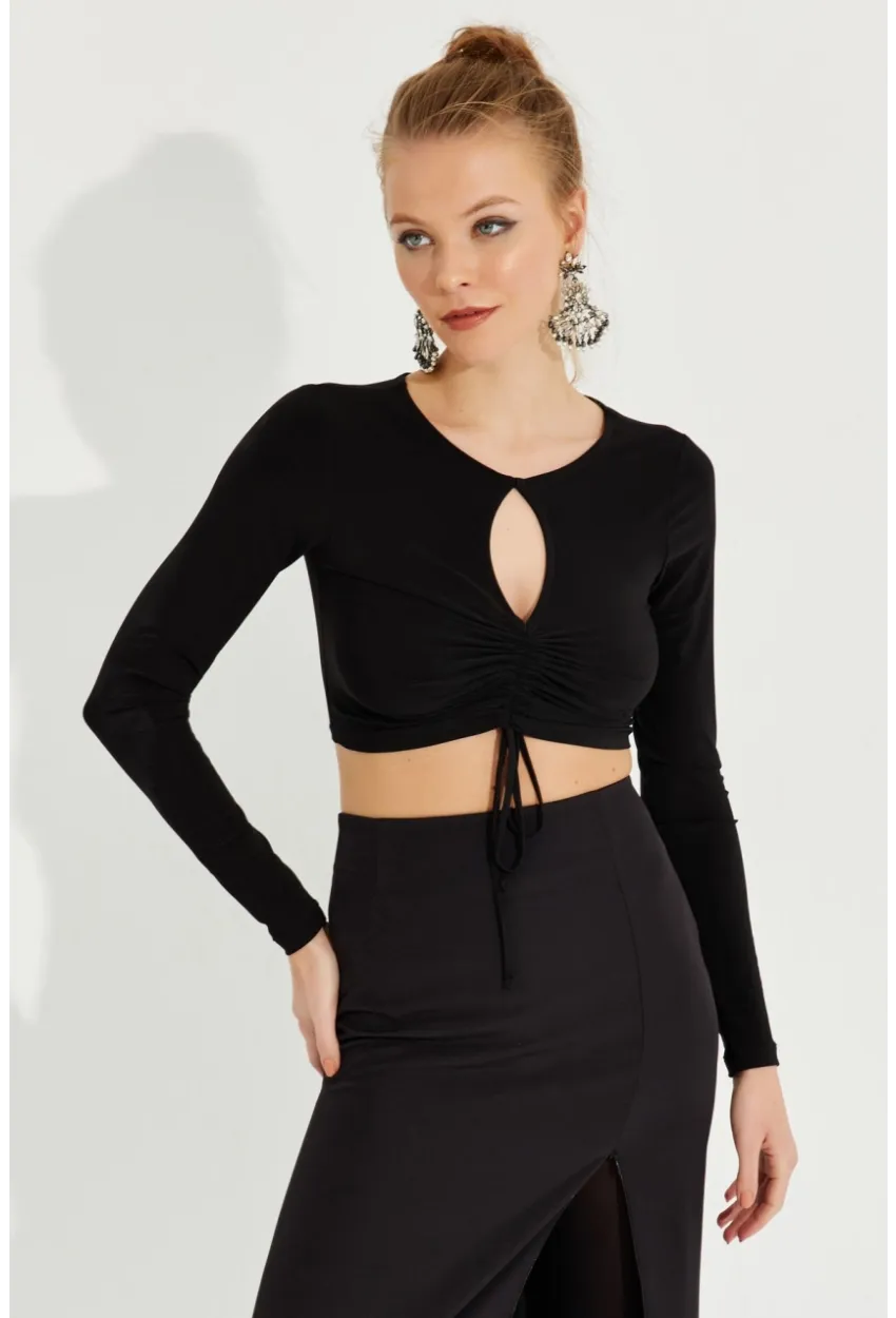 Kadın Siyah Önü Damla Büzgülü Crop Bluz AYD246