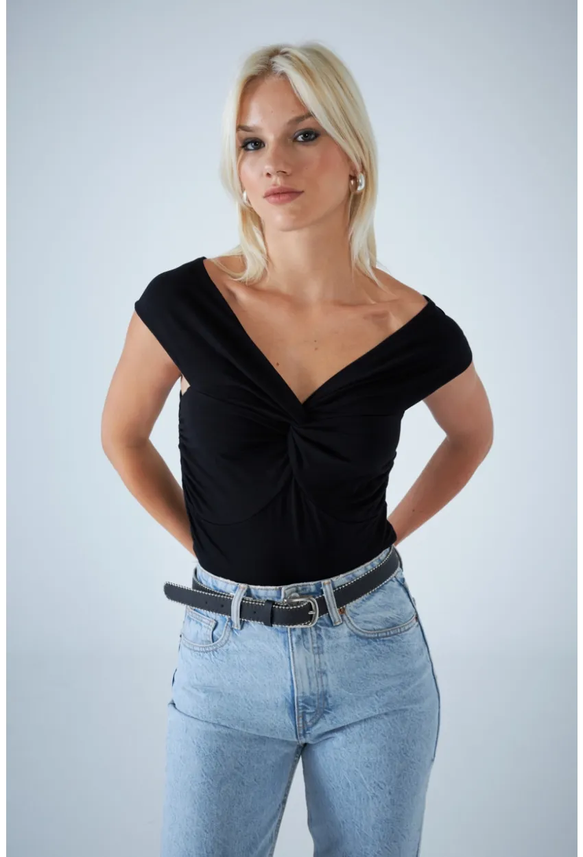 Kadın Siyah Önü Düğümlü Bluz AYD417