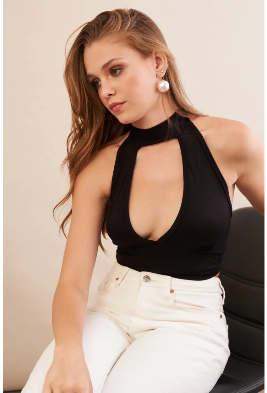 Kadın Siyah Sırt Detaylı Pencereli Crop Bluz EY3108