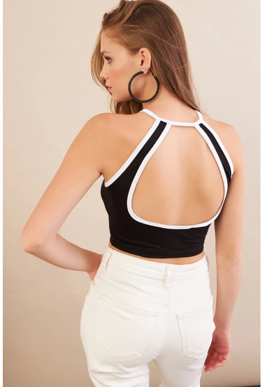Kadın Siyah Sırtı Açık Kontrast Crop Bluz EY3118
