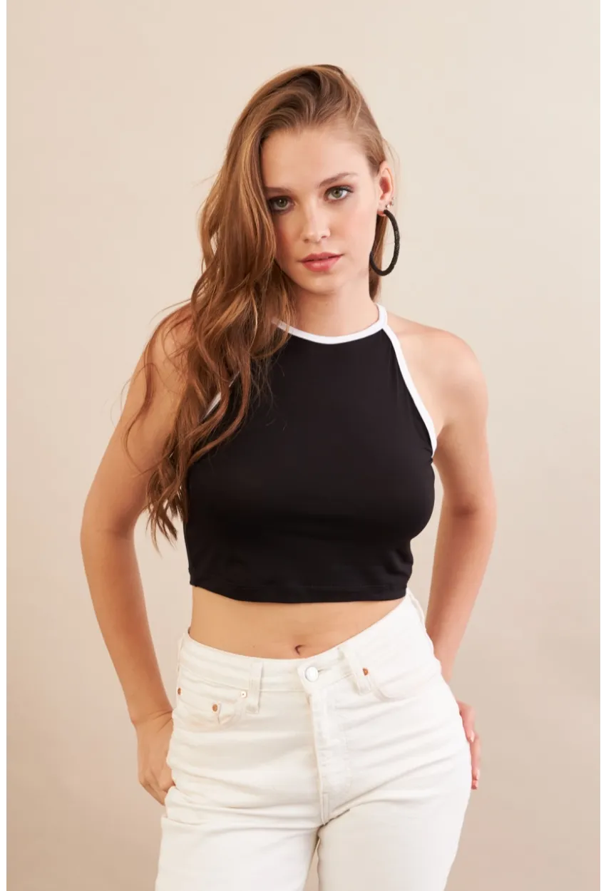 Kadın Siyah Sırtı Açık Kontrast Crop Bluz EY3118