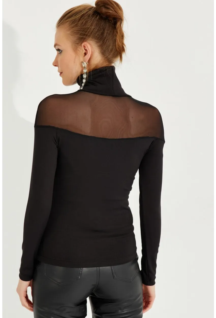 Kadın Siyah Tül Detaylı Balıkçı Bluz EY2607