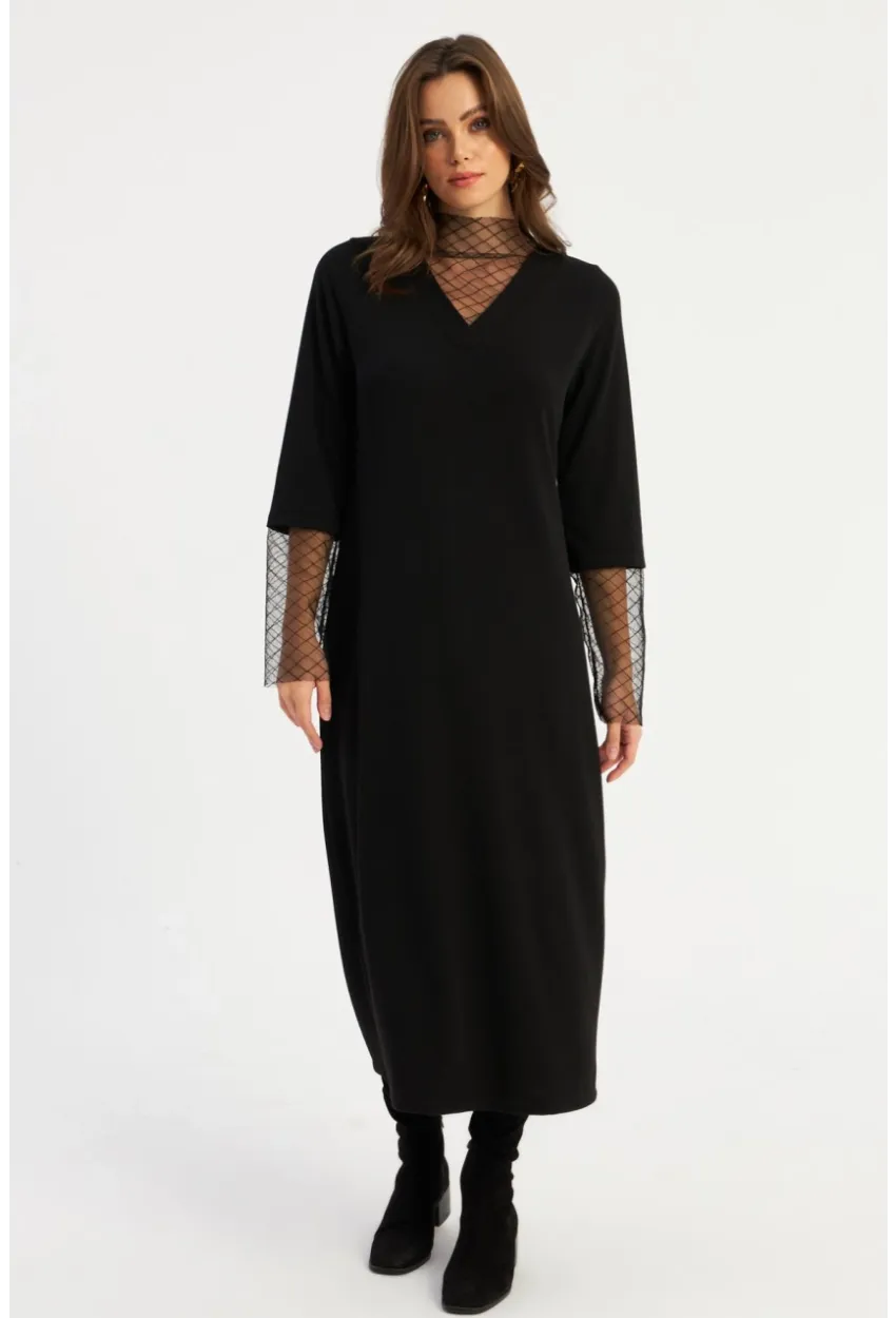 Kadın Siyah Tül Detaylı V Yaka Midi Elbise MBK55