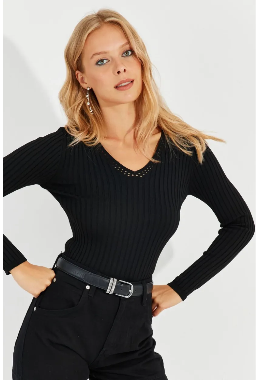 Kadın Siyah V Yaka Fitilli Triko Bluz SMT216