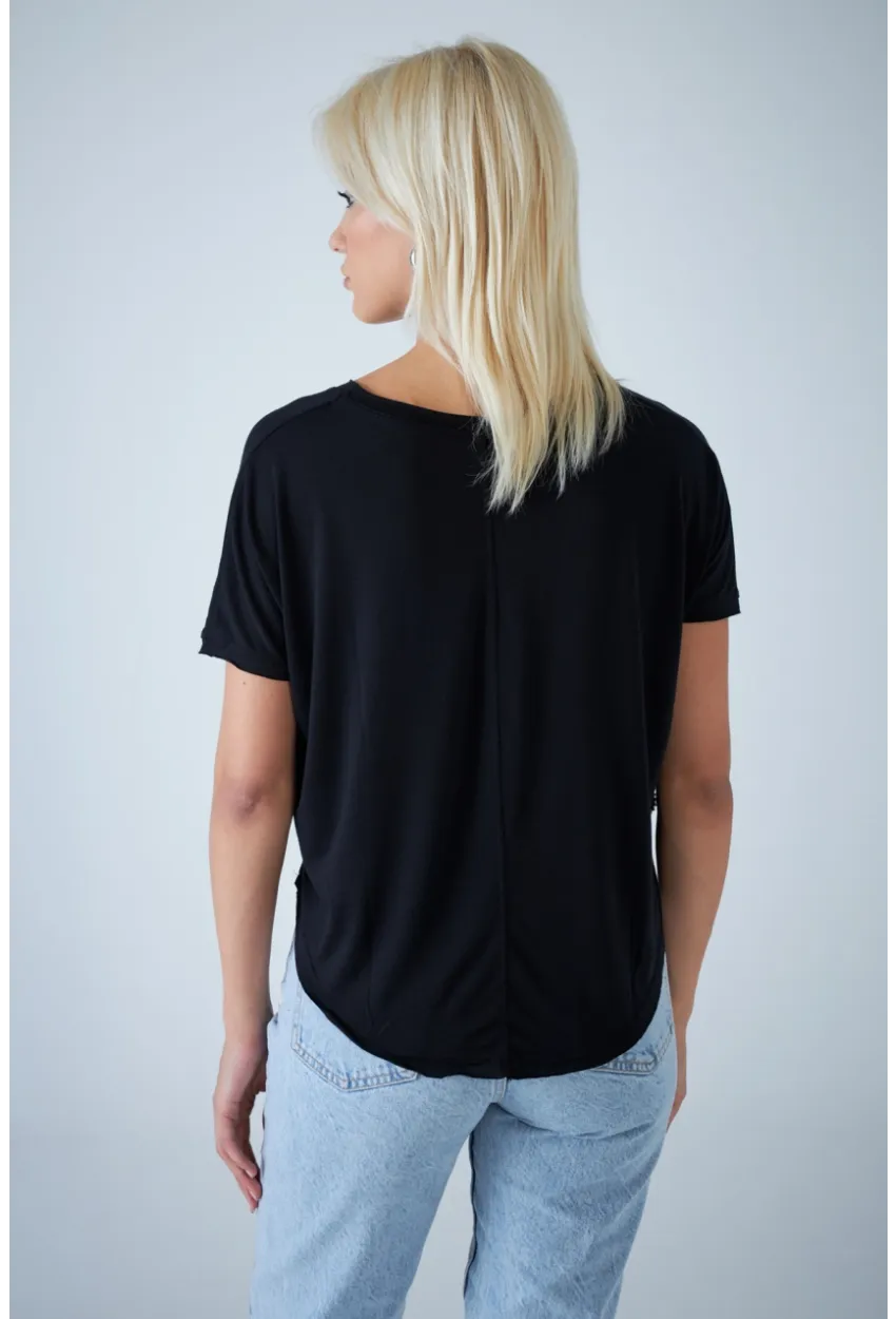 Kadın Siyah V Yaka Rahat T-Shirt LPP1312