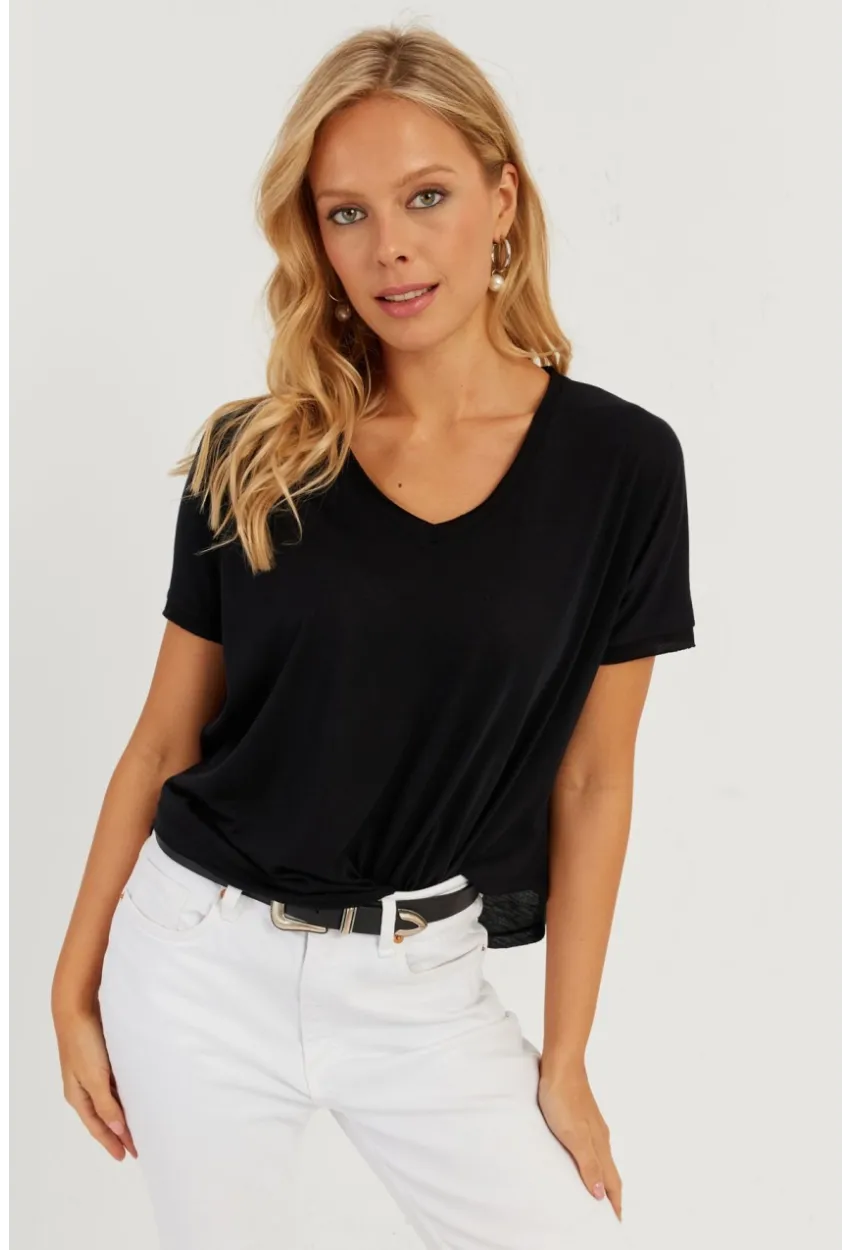 Kadın Siyah V Yaka Salaş T-Shirt LPP1271