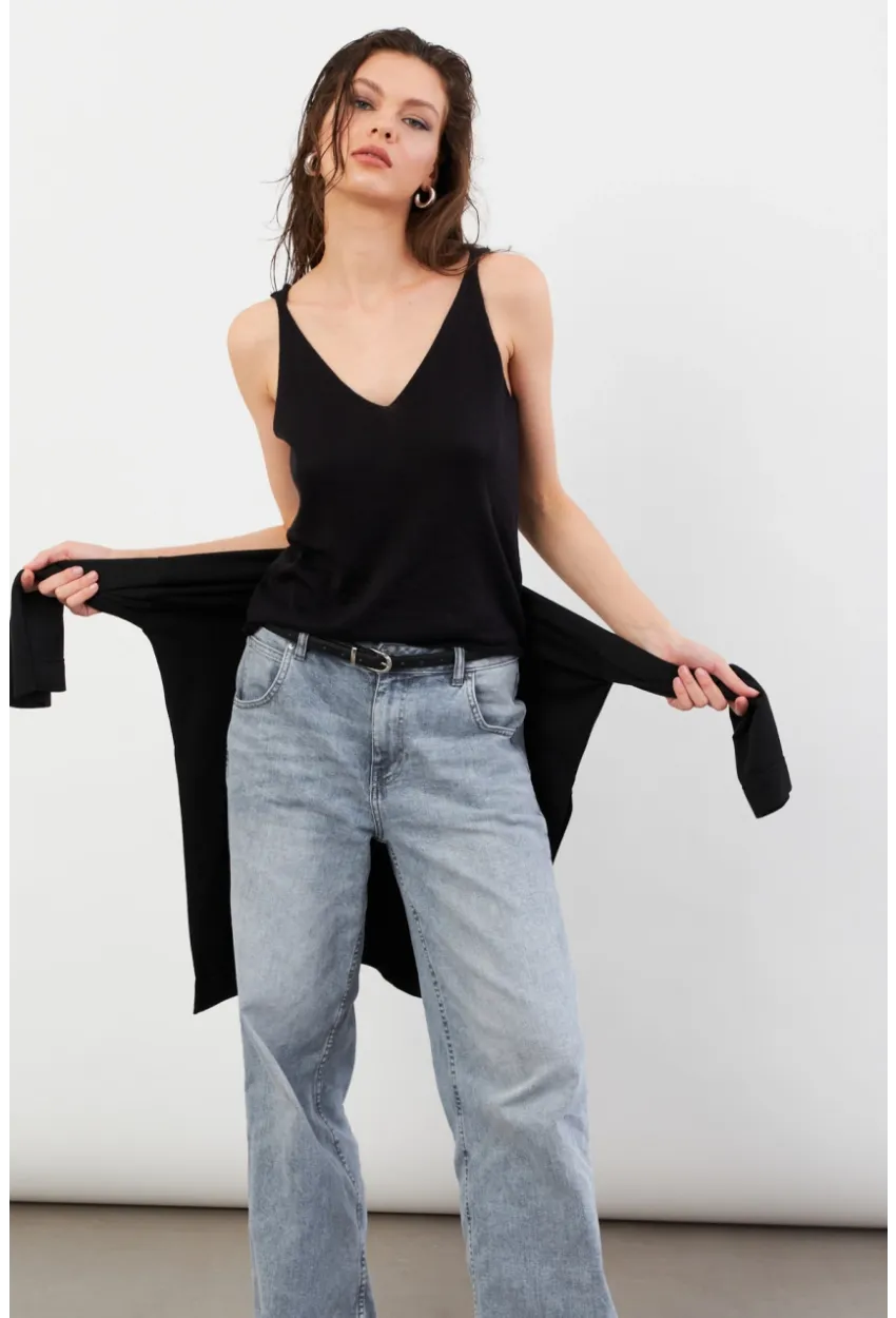 Kadın Siyah V Yaka Triko Bluz KZ546