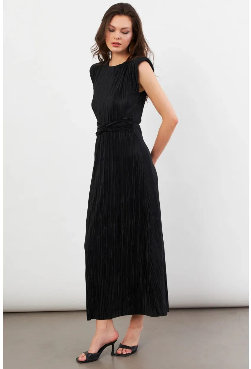 Kadın Siyah Vatkalı Pileli Astarlı Midi Elbise DMR436