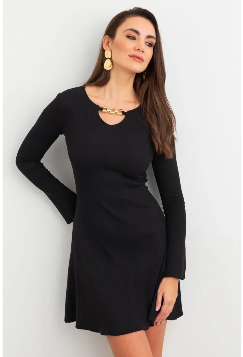 Kadın Siyah Yakası Aksesuarlı Mini Elbise FRY2267