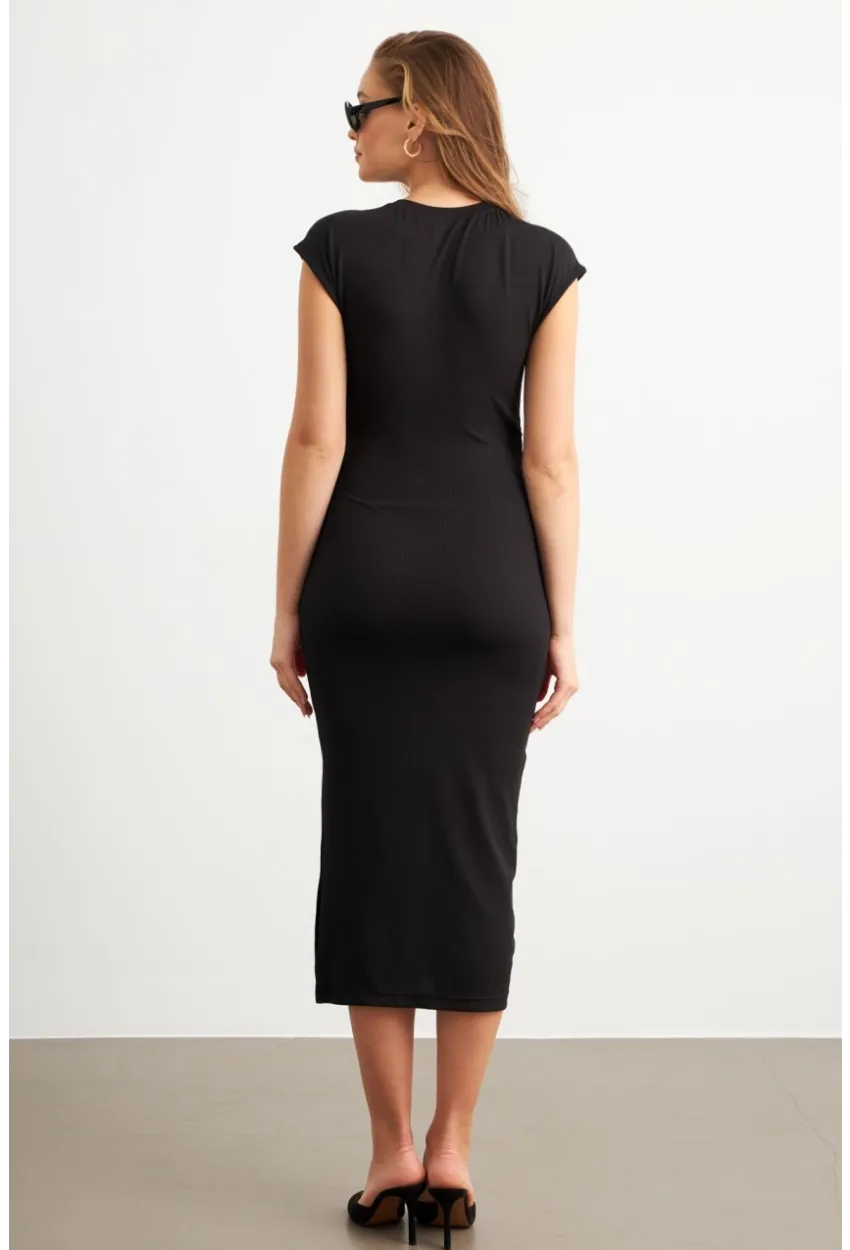 Kadın Siyah Yanları Büzgülü Midi Elbise MK35