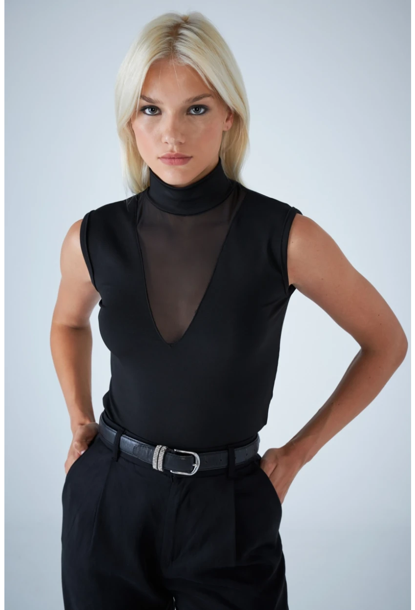 Kadın Siyah Yarım Balıkçı Tül Detaylı Bluz EY3135