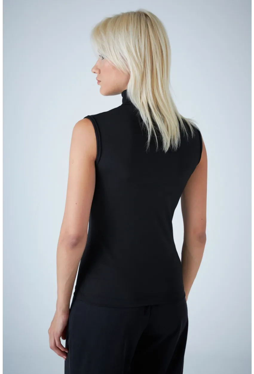 Kadın Siyah Yarım Balıkçı Tül Detaylı Bluz EY3135