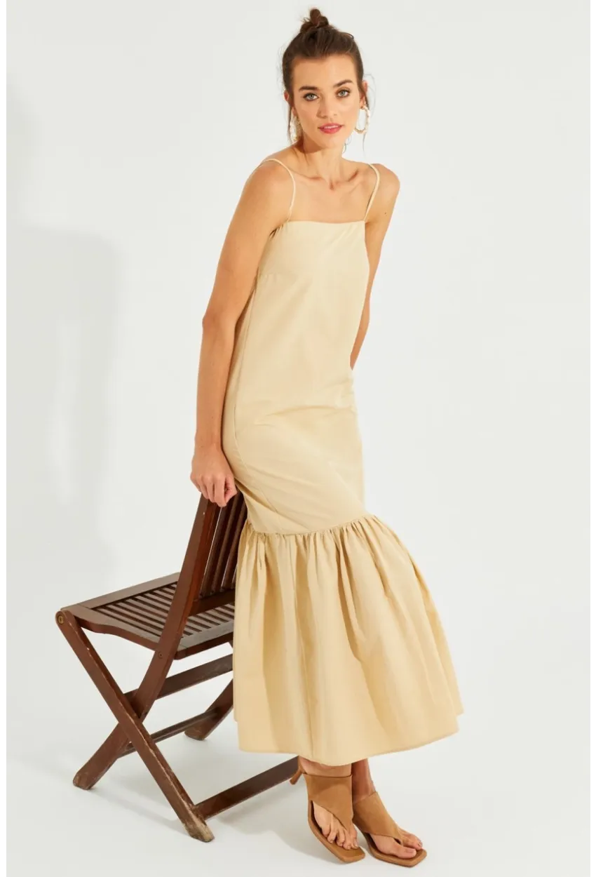 Kadın Vanilya Eteği Volanlı Askılı Midi Elbise MEN2001