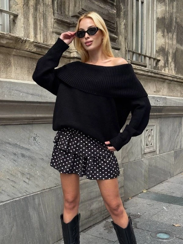 Madonna Yaka Siyah Triko Bluz Elbise