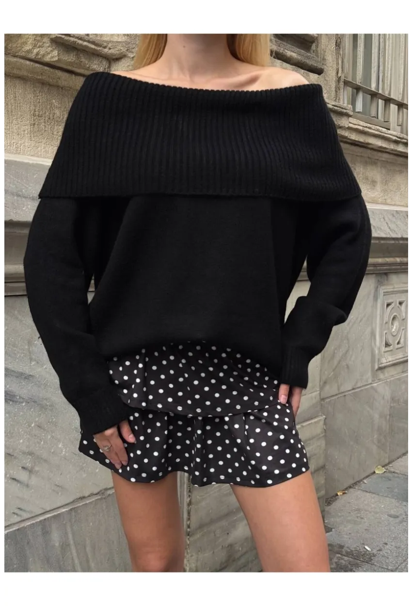 Madonna Yaka Siyah Triko Bluz Elbise